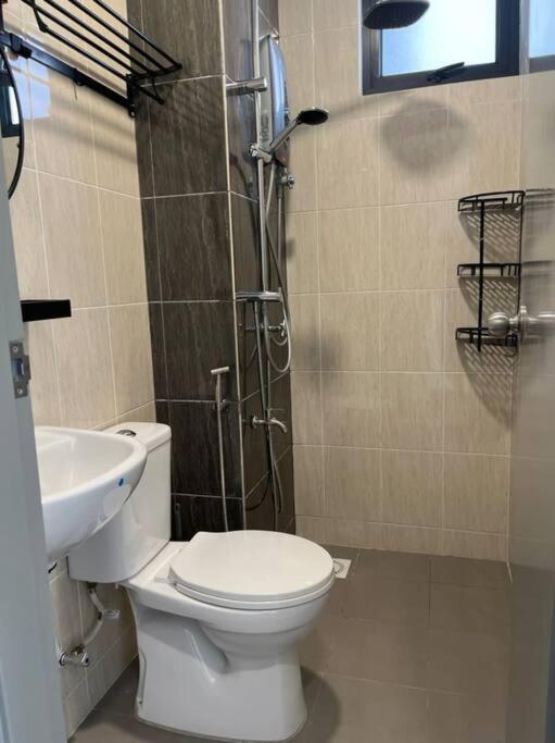 Attractive 3 Bedroom Condo With Pool-D Raudhah Homestay Kajang Esterno foto