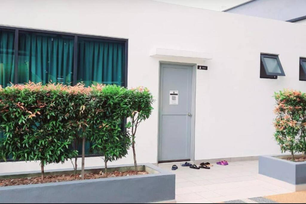 Attractive 3 Bedroom Condo With Pool-D Raudhah Homestay Kajang Esterno foto