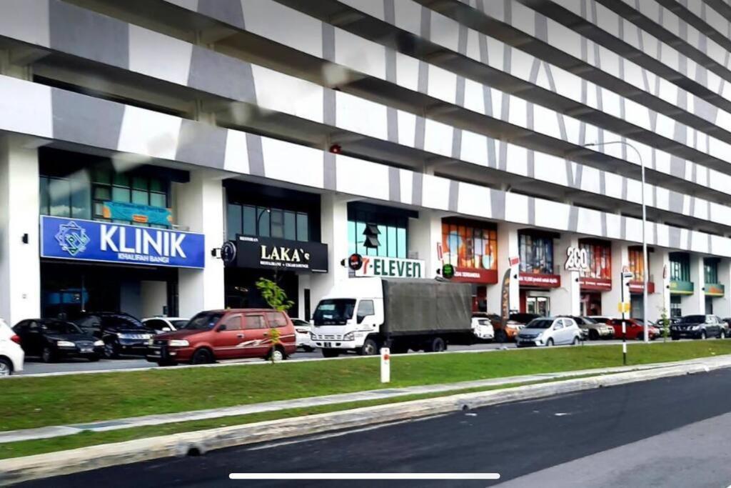 Attractive 3 Bedroom Condo With Pool-D Raudhah Homestay Kajang Esterno foto