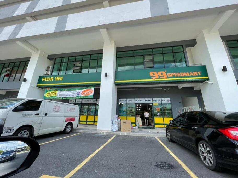 Attractive 3 Bedroom Condo With Pool-D Raudhah Homestay Kajang Esterno foto
